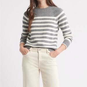 Inner circle light grey with white horizontal stripes sweater long sleeve Size L